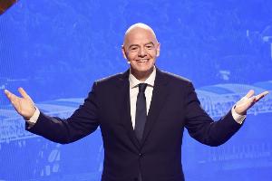 记者：国际足联理事会必须做出回应，召开紧急会议让因凡蒂诺下台
