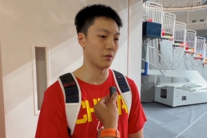 胡明轩：国家队有需要立刻归队 之前一个多月在康复 要慢慢找状态