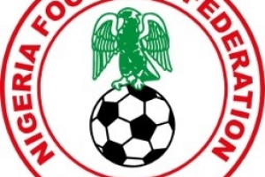 队报：尼日利亚足协主席古萨乌因涉嫌腐败，宣布辞去职务