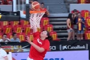 世界杯来一个？张子宇昨日热身再秀扣篮 是中国女篮实战扣篮第1人