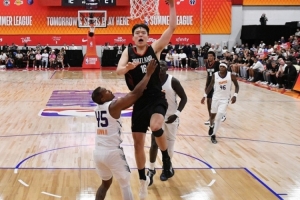 杨瀚森：在CBA如果有苦战赛前会喝咖啡 在NBA不喝 现在喝了会手抖