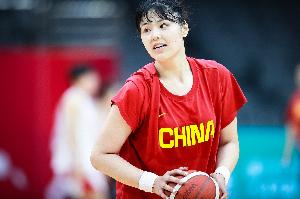新京报：李月汝缺席世界杯 中国女篮战术层面要做哪些应对？