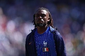 法媒：阿隆索曾向姆巴佩咨询罗马中场科内，蓝军接受7000万欧要价