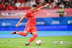 上海海港队0-0战平北京国安队