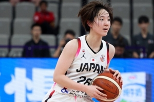 媒体人：日本女篮本土小后卫水平没能维持住 打小球的优势在消失