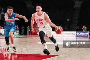 替补表现机会不多！胡明轩3中1仅拿3分1板1助