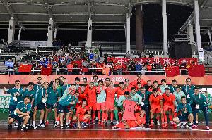 足球报：U23国足韧性值得肯定，吴曦撑起中场张玉宁支点作用明显