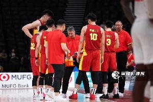 媒体人：防守挡拆和反击还是太灾难了 不知道赛前怎么布置的