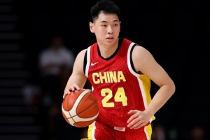 崔永熙：中国男篮由防守发起进攻&今天防守不好 不能以紧为借口