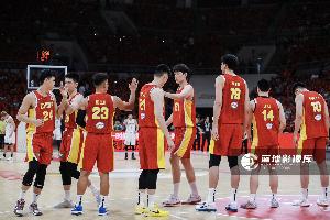 徐静雨：杨瀚森归队也没用 中国男篮跟日本已完全不是一个等级