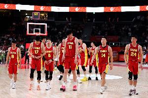 杨毅：中国男篮三年一反思 两年一重启 一年一崩溃 半年一抽搐
