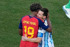 亚马尔：若有人说梅西或罗德里更配金球，这种观点完全值得尊重