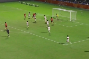 半场-韩国U23暂1-0越南U23 梁民革头球破门 黎文顺进球越位被吹