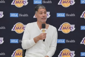 佩林卡：马刺雷霆通过输球拿到了很多高顺位签位 我们没这个奢侈