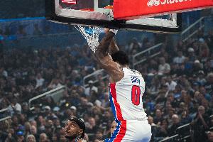 队记：杜伦拒5年2亿无关钱 体重条款&奥萨尔续约让他认为未受尊重