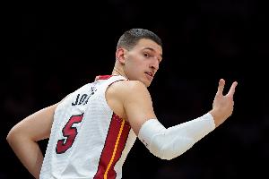 约维奇回应“想太多”：自我反思能助我变得更好