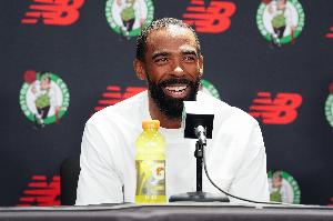 普理查德：康利一直是我敬仰的前辈 他有很多地方值得我学习