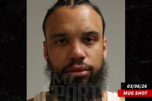 秋后算账来了！TMZ：太阳球员狄龙因涉嫌酒驾被起诉 曾于3月被捕