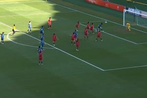 开场4分钟丢球！中国女足防守漏人先丢一球，0-1落后韩国女足