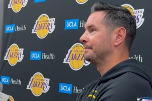 雷迪克：希望蒂耶罗&卡尔未来1-2年成长为真正的NBA轮换球员