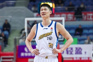 媒体人：朱俊龙、胡金秋已经归队 广厦明天和江苏进行一个教学赛