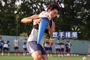 训练场上趣味名场面不断，感受新鹏城球员们的别样训练时刻