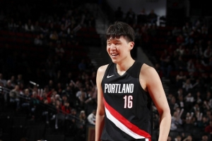 徐静雨：杨瀚森常规赛这么打必立足NBA 罗威是药罐子他有机会上位