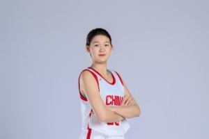 攻防压制！中国U18女篮首节28-14领先菲律宾女篮 命中率64.7%