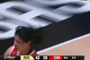 半场战报-中国U18女篮落后澳大利亚15分 贺思瑶9分 李沅珊11中3