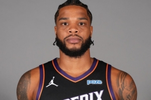 奥特：迈尔斯·布里奇斯脚踝无碍已能上场训练 季前赛会谨慎使用