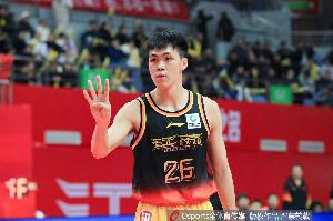 轻松又愉快！庞峥麟出战19分钟 三分4中2拿到9分7助1断