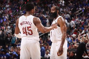 Windhorst：骑士上赛季季后赛8胜10负却进了东决 真的活久见
