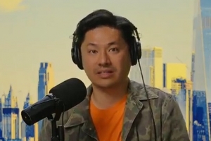 爆料记者遭种族歧视 蔡崇信发声：该恶劣言论令人发指 须予以谴责