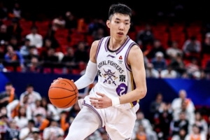 突破太犀利！廖三宁半场9中7高效拿下14分2板1助1帽