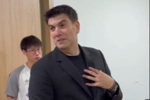 全力以赴！哈里斯·马科普洛斯：我们的专注力惊人 要保持防守