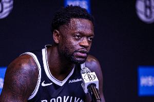 33分8板！媒体人：兰德尔在篮网的首秀很好 他有球在手就是舒服